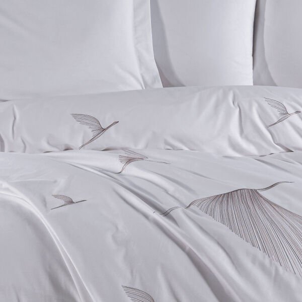 Premium Ashley Beyaz - Poplin Çift Kişilik Nakışlı Nevresim Takımı