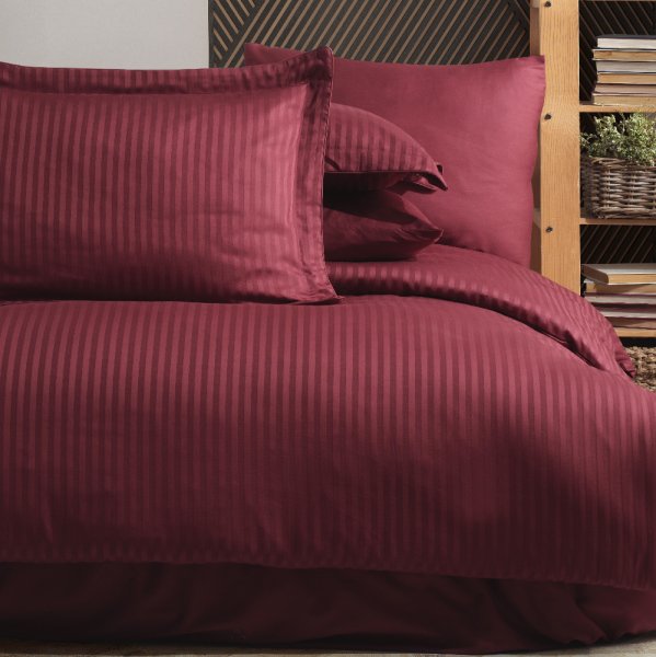 Комплект постельного белья из атласа с жаккардовым узором и красным бордовым узором